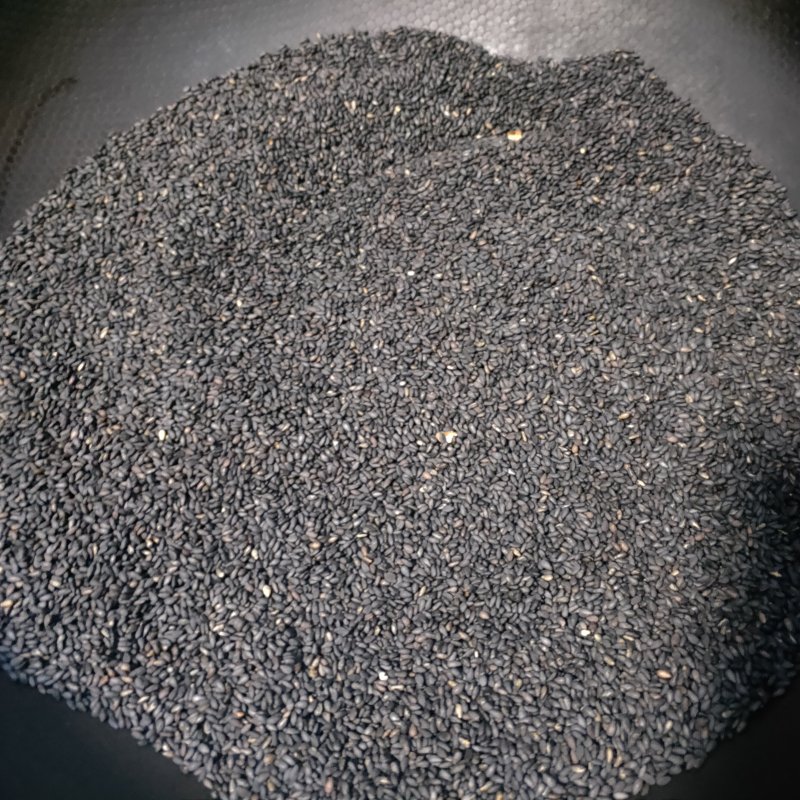 Steps for making Walnut Black Sesame Candy