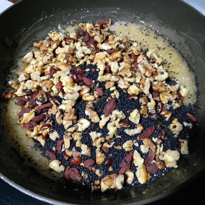 Steps for making Walnut Black Sesame Candy