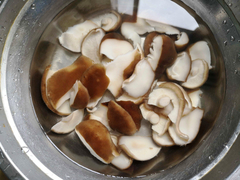 Steps for making Braised Shiitake Mushrooms