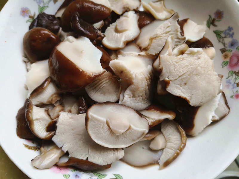 Steps for making Braised Shiitake Mushrooms