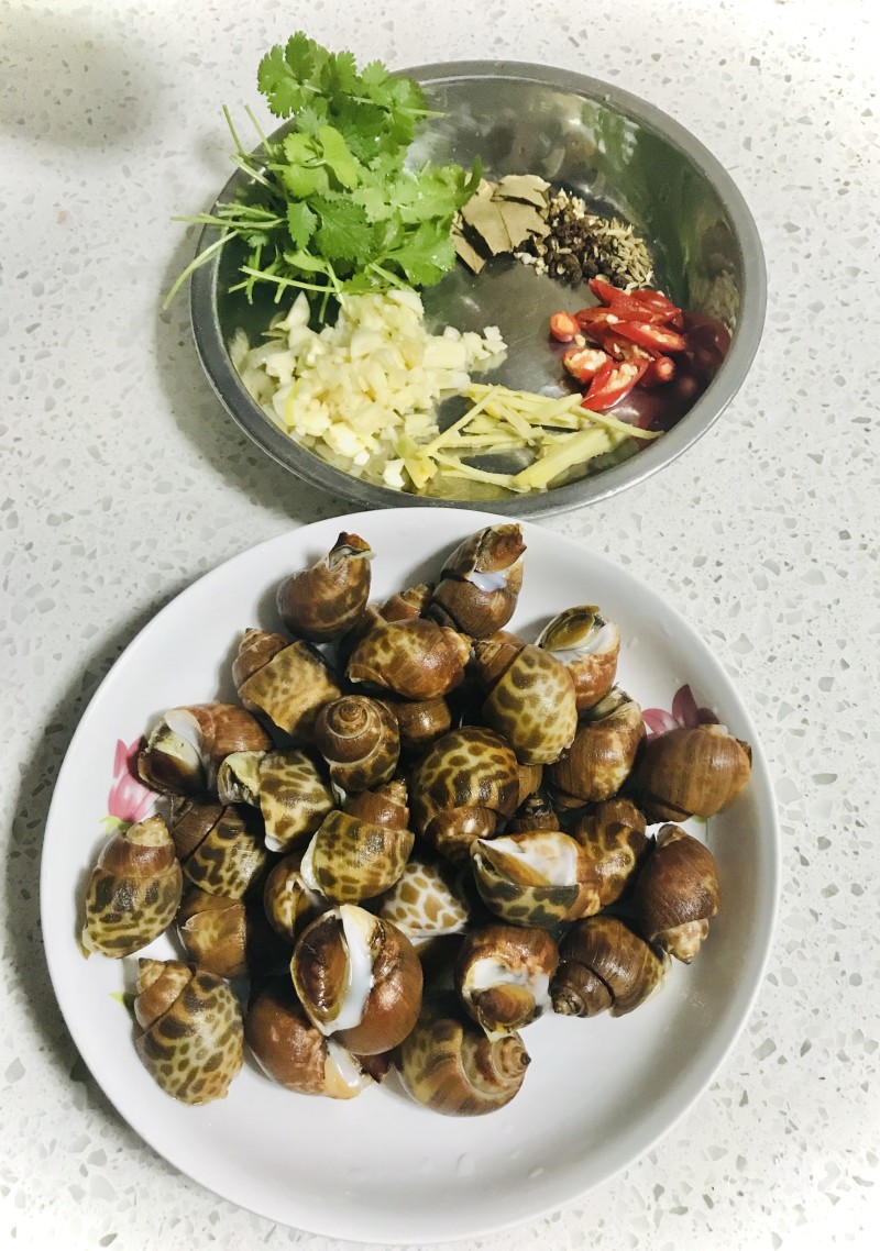 Steps for Cooking Red Wine Cooked Whelk