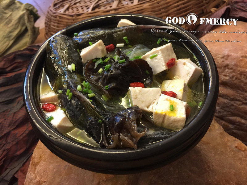 Childhood Delight - Nutritious Stewed Yellow Croaker Soup with Goji Berries and Tofu