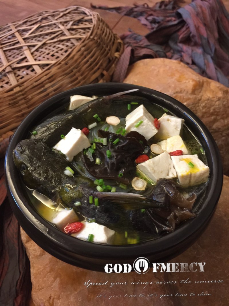 Childhood Delight - Nutritious Stewed Yellow Croaker Soup with Goji Berries and Tofu