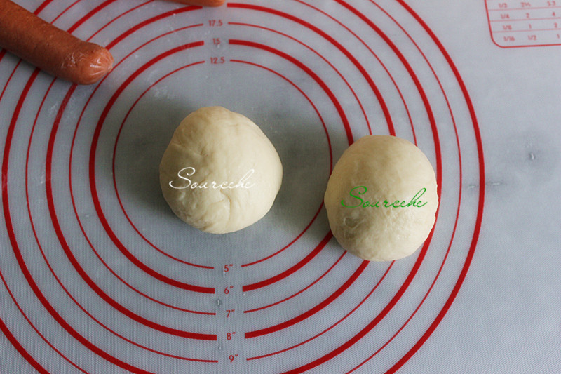 Steps for Making Hot Dog Bread Roll