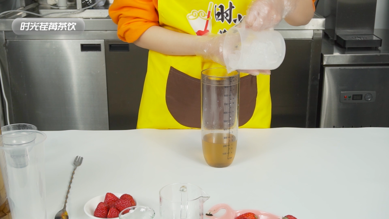 Xicha-style Zhizhi Strawberry Recipe - Time Flies Beverage Tutorial Preparation Steps