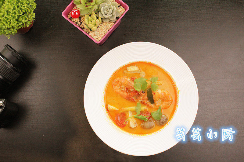 【Yunyun's Kitchen】Thai Appetizer Soup - Tom Yum Seafood Soup Cooking Steps