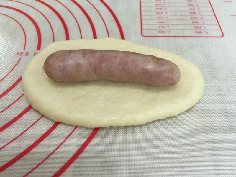 Steps for Making McXiang Soft Sausage Bun