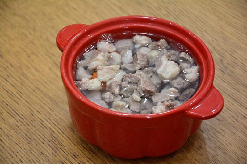 Steps for Cooking Sheep Meat, Yam and Carrot Soup