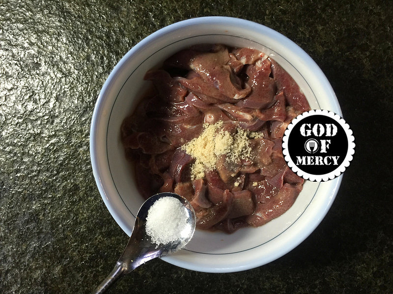 Detailed steps for cooking Pig Liver and Goji Berry Noodles