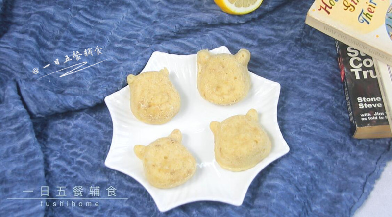 Steps for Making Banana Puree Steamed Cake