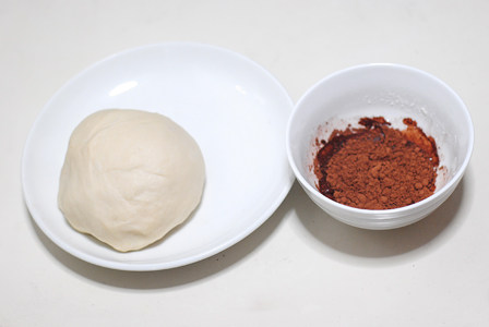 Cocoa Honey Bean Two-Tone Toast (Tangzhong) Making Steps