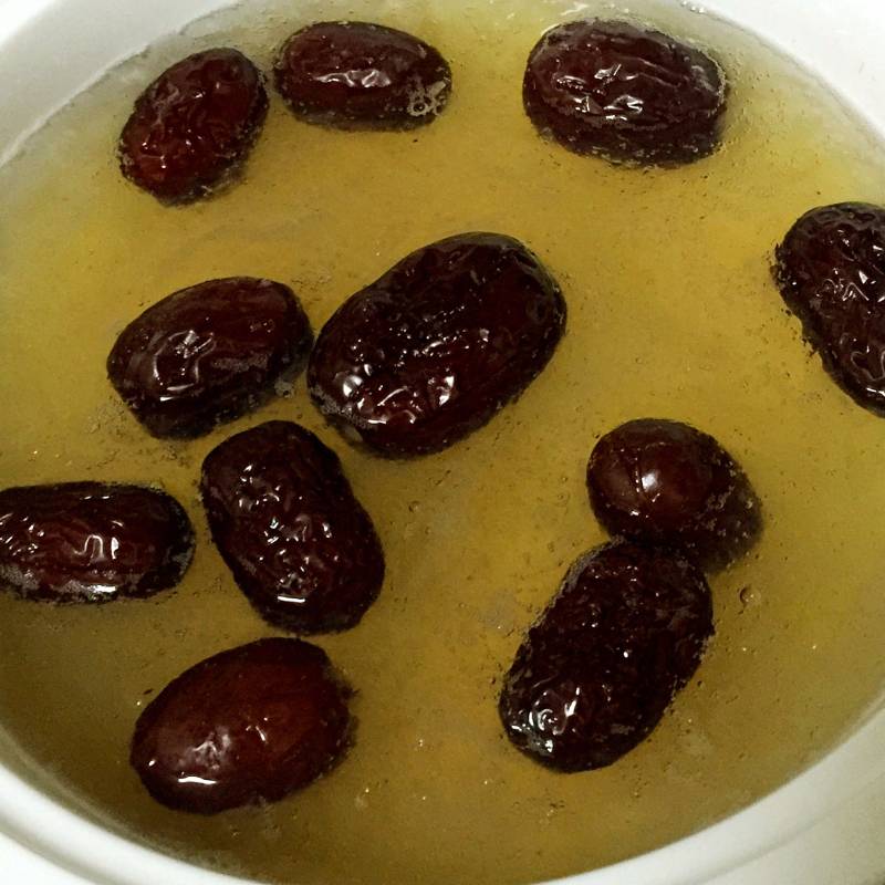 Red Date and Rock Sugar Stewed Bird's Nest