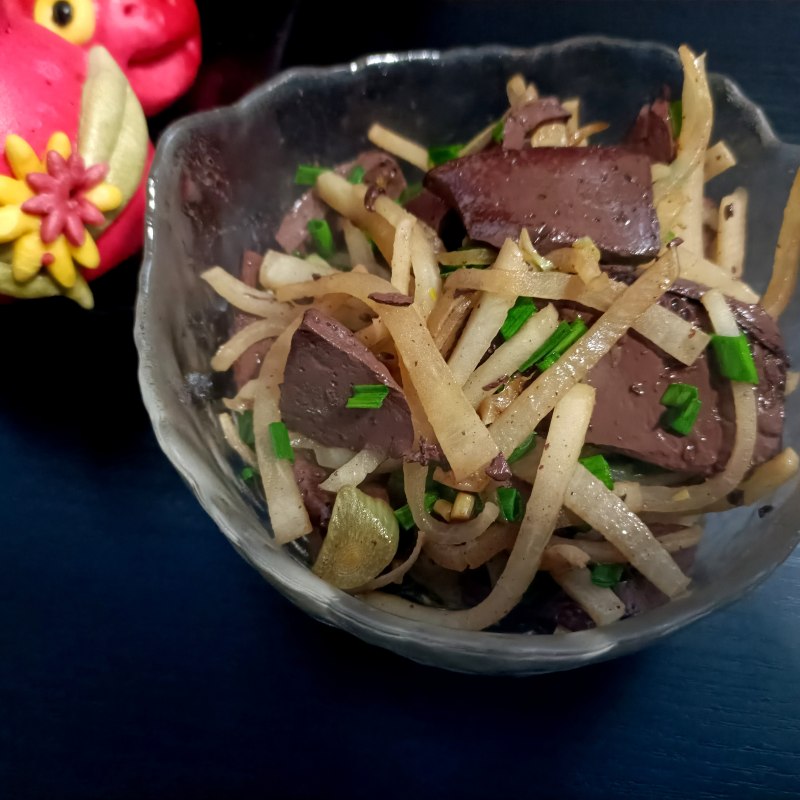 Stir-Fried White Radish with Pig Blood