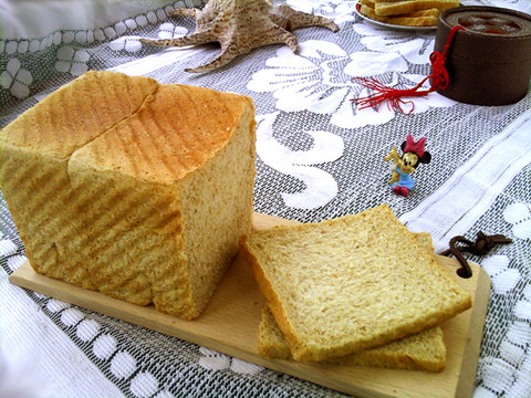 Whole Wheat Tangzhong Toast