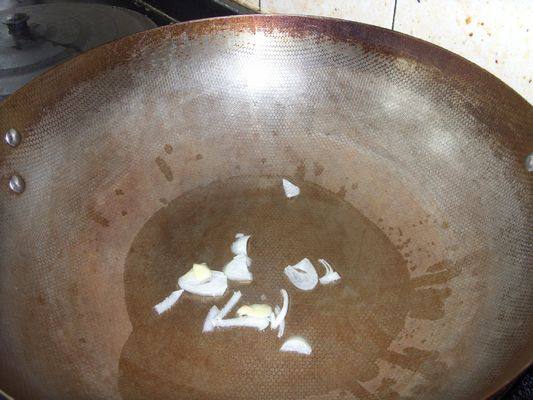 Steps for Making Fresh Shrimp and Edamame