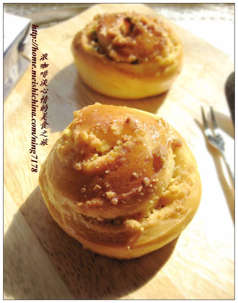 A Great Way to Use Leftover Mooncakes—Mooncake Spiral Bread