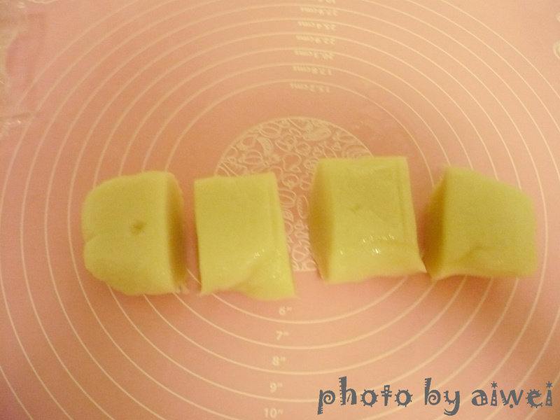 Steps for Making Four-color Jujube Ice Skin Mooncake