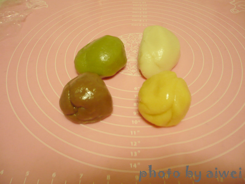 Steps for Making Four-color Jujube Ice Skin Mooncake