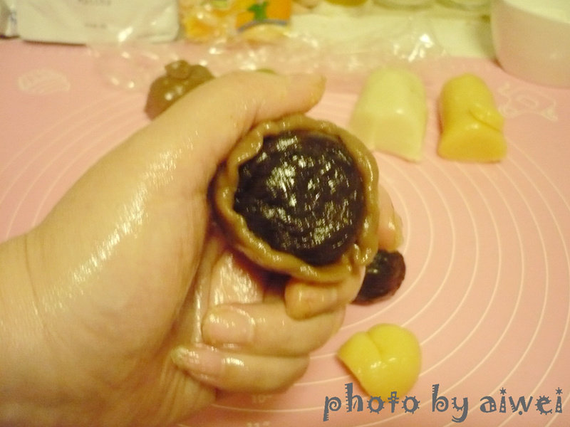 Steps for Making Four-color Jujube Ice Skin Mooncake