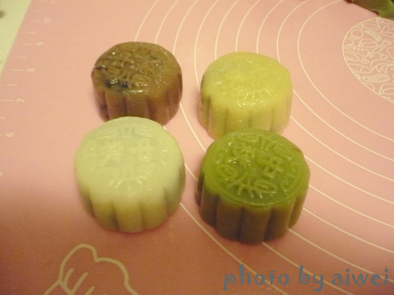 Steps for Making Four-color Jujube Ice Skin Mooncake