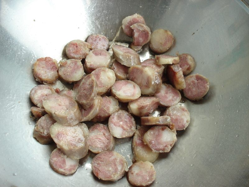 Steps for Making Spicy Fried Sausage