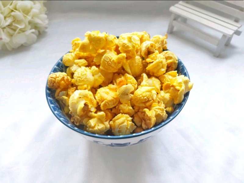 Must-Have Snack for Holidays: Simple and Quick Original Popcorn - Step by Step