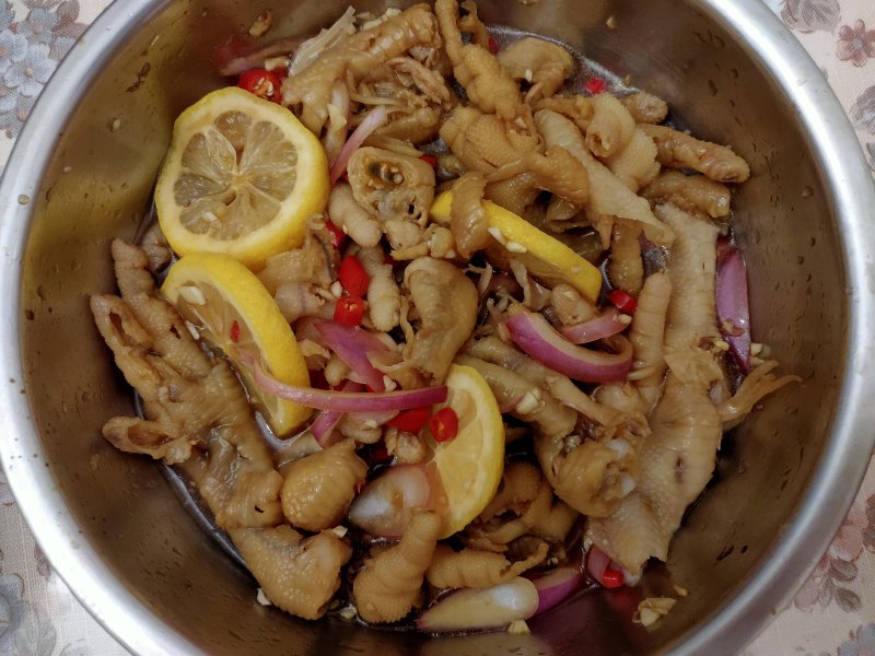 Sour and Spicy Boneless Chicken Feet