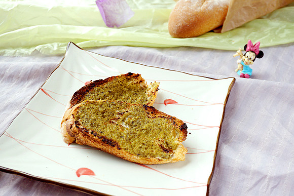 Green Pesto Toasted Baguette