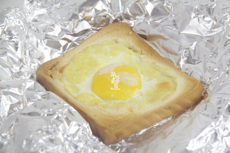 15-Minute Cheesy Egg Toast