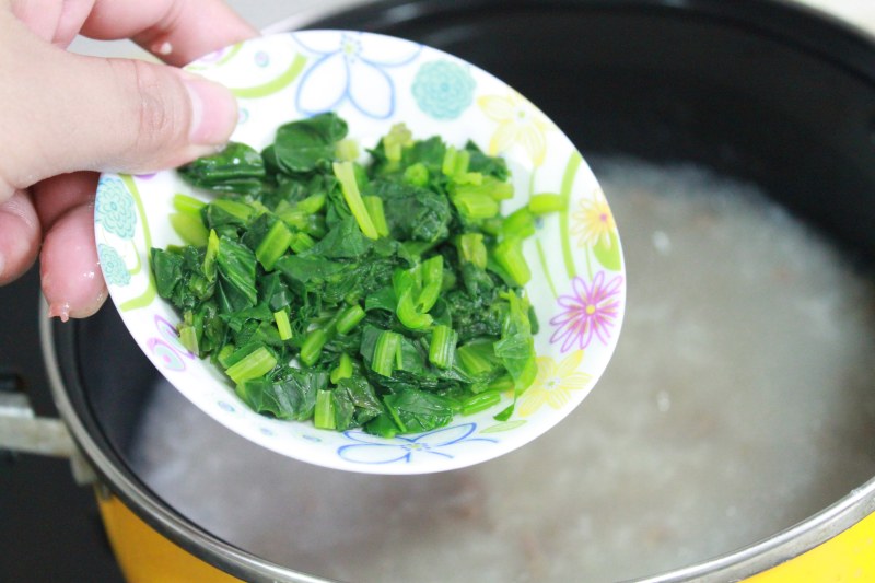 Steps for Making Beef and Spinach Congee