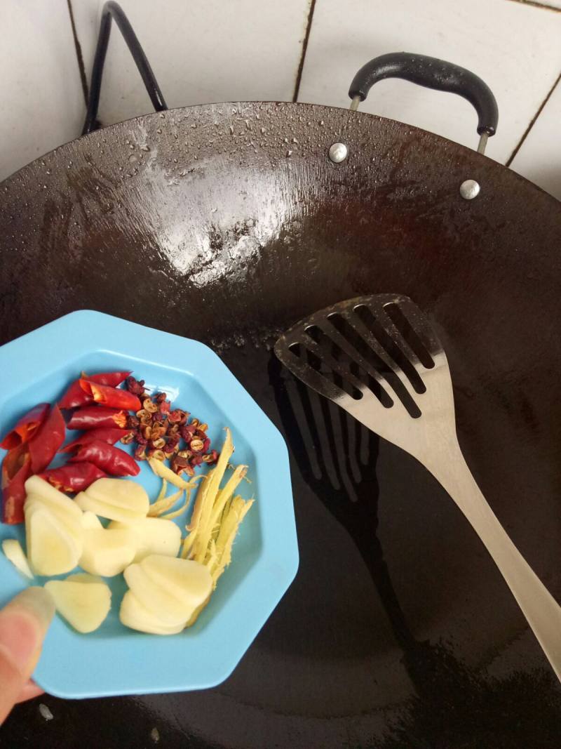 Dry-Fried Stringless Beans Cooking Steps