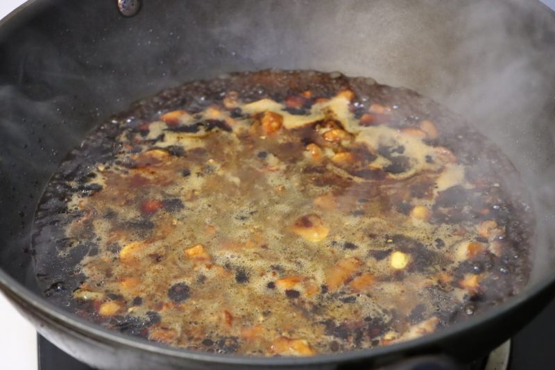 Rice Cooker Chestnut Chicken Thigh Braised Rice, Lazy People's Welfare, Simple and Quick Recipe, One Pot Meal Cooking Steps