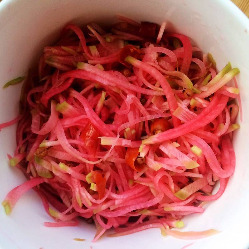 Steps for Quickly Pickling Radish Shreds