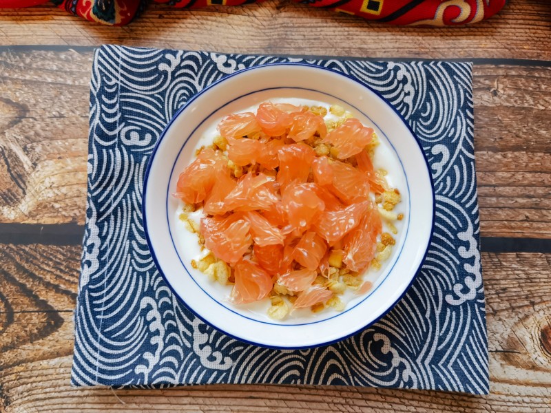 Steps for making Red Grapefruit Oatmeal Yogurt Bowl