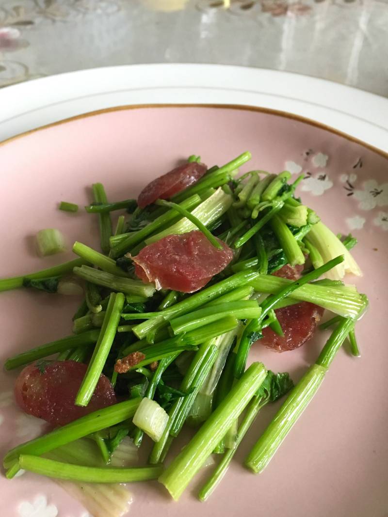 Sausage Stir-Fried Cilantro Stems