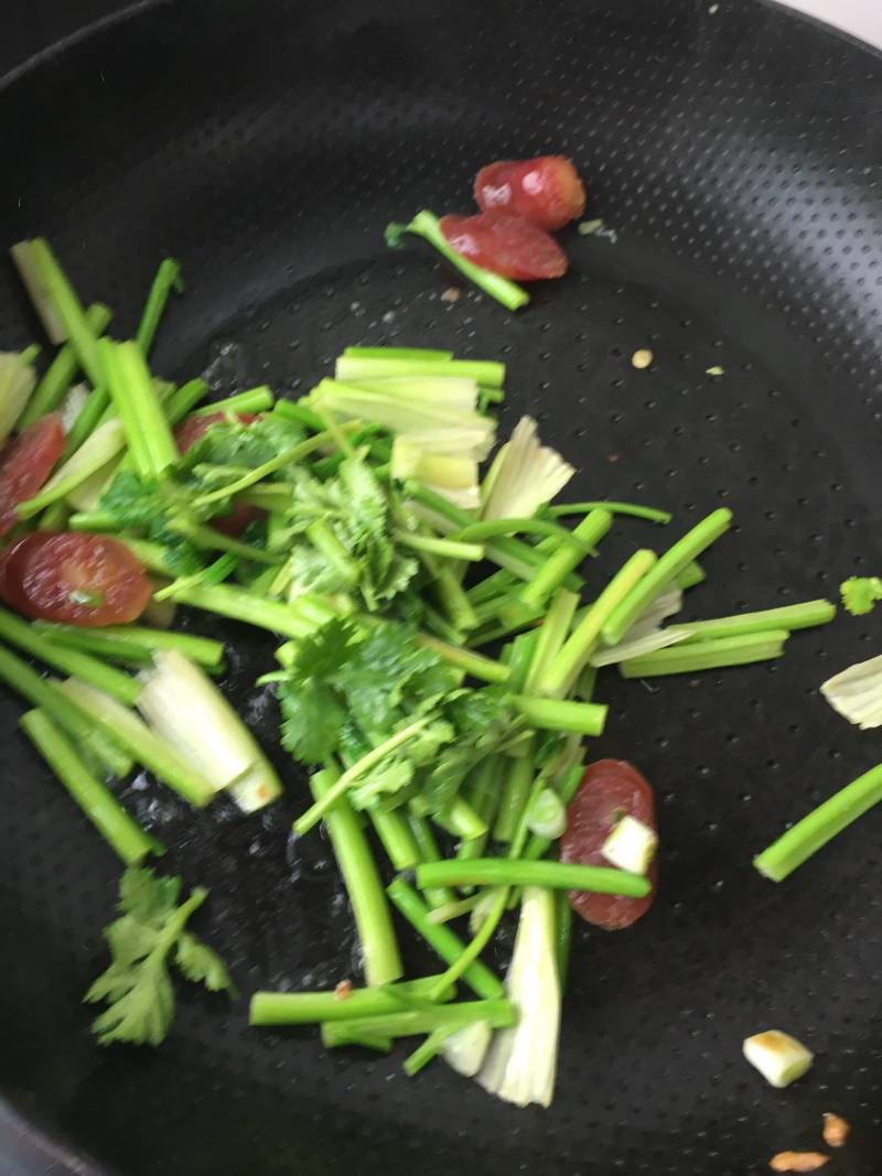 Sausage Stir-Fried Cilantro Stems Step by Step