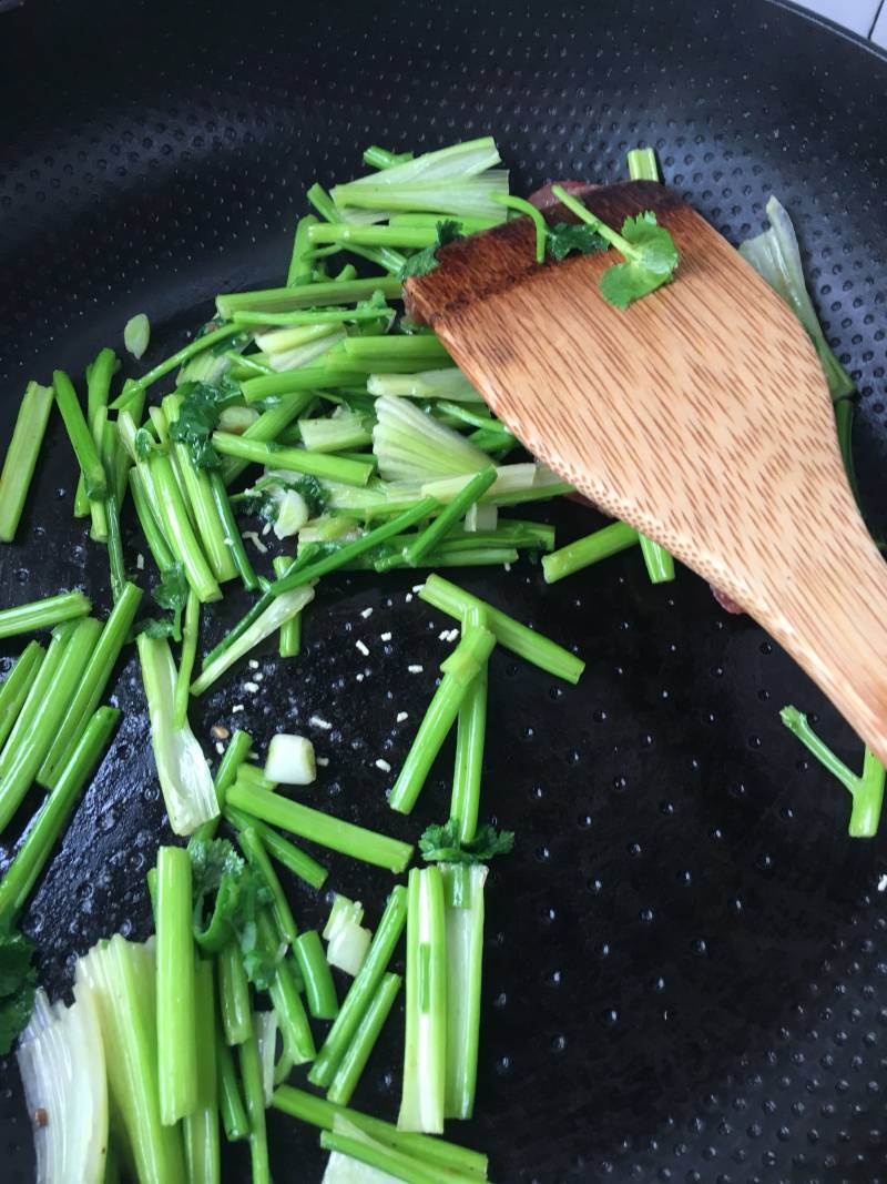 Sausage Stir-Fried Cilantro Stems Step by Step