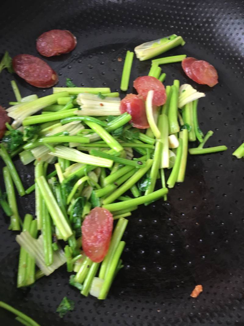 Sausage Stir-Fried Cilantro Stems Step by Step