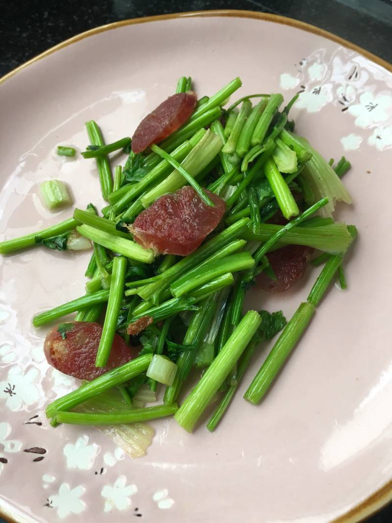 Sausage Stir-Fried Cilantro Stems Step by Step