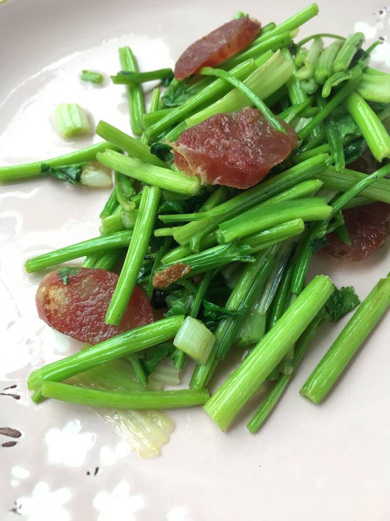 Sausage Stir-Fried Cilantro Stems Step by Step