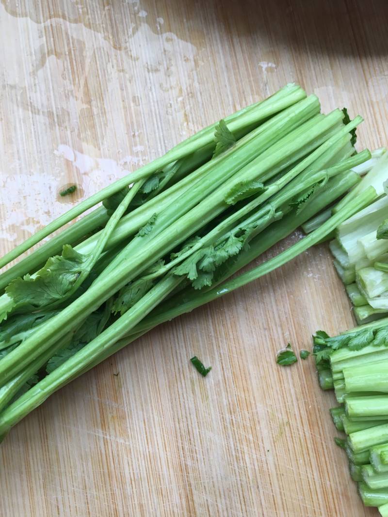 Sausage Stir-Fried Cilantro Stems Step by Step