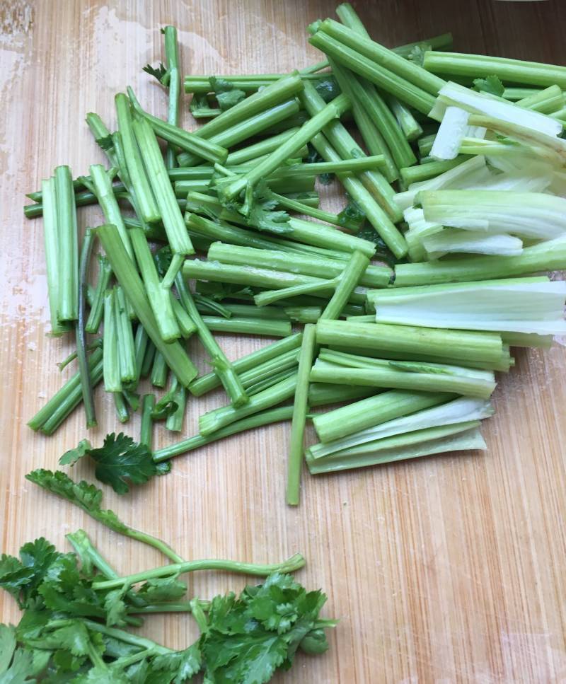 Sausage Stir-Fried Cilantro Stems Step by Step