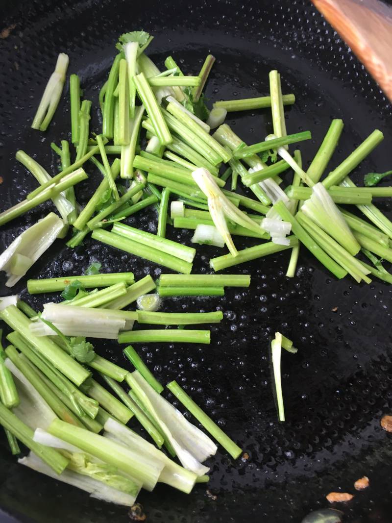 Sausage Stir-Fried Cilantro Stems Step by Step