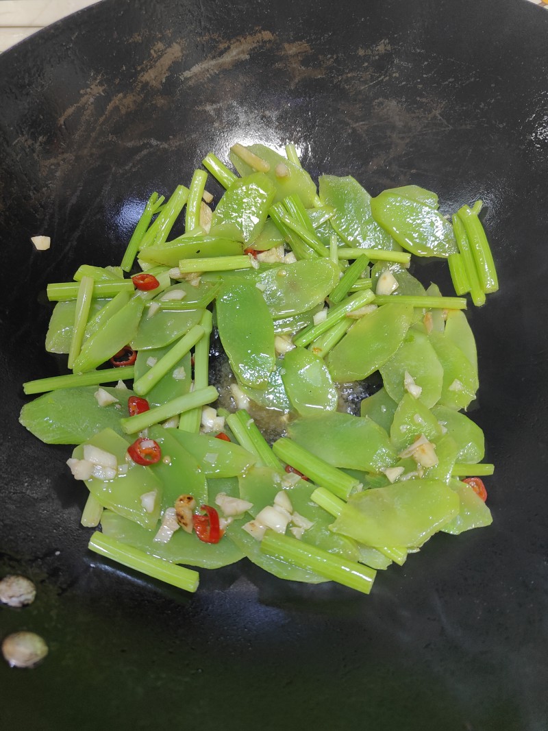 Steps for Stir-Fried Pork with Asparagus