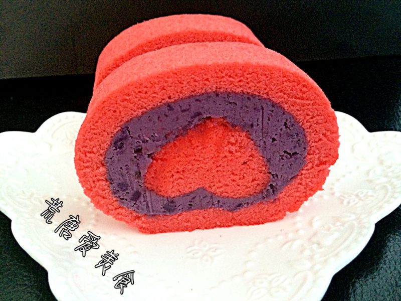 Steps to Make Heart-shaped Cake Roll