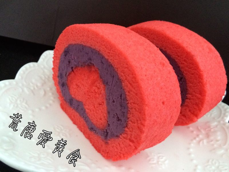 Steps to Make Heart-shaped Cake Roll