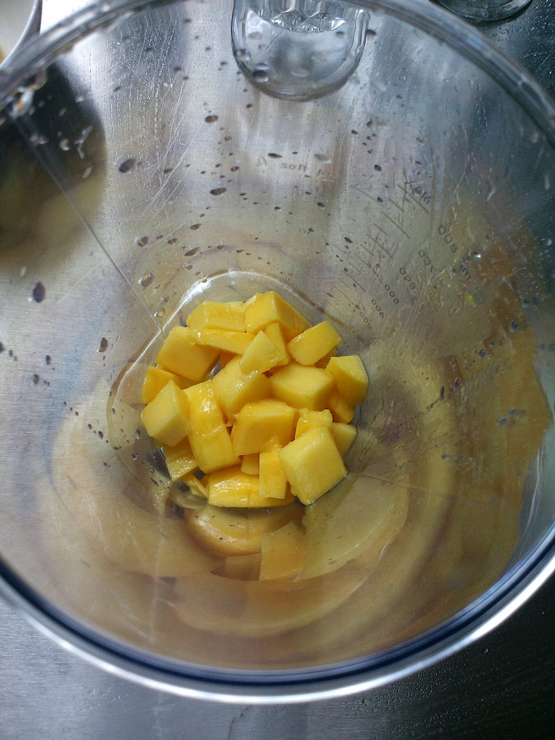 Step-by-Step Instructions for Kiwi Mango Semifreddo