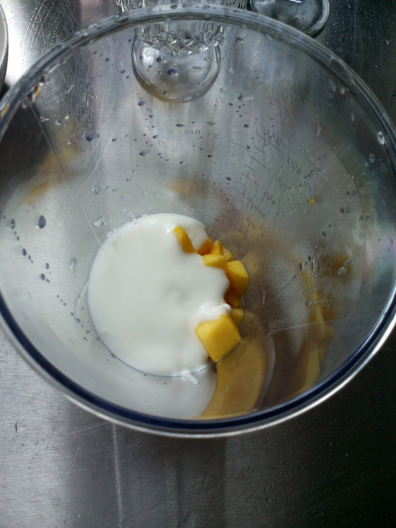 Step-by-Step Instructions for Kiwi Mango Semifreddo