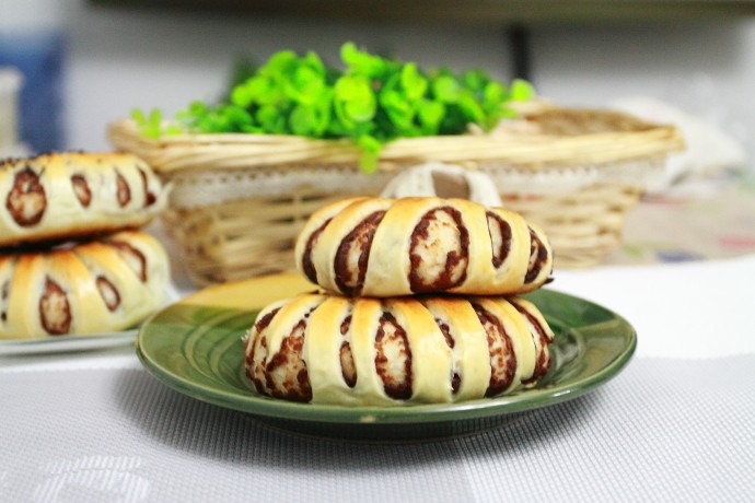 Flower-Shaped Red Bean Bread