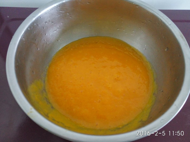 Step-by-step process of making Mango Mousse Cake